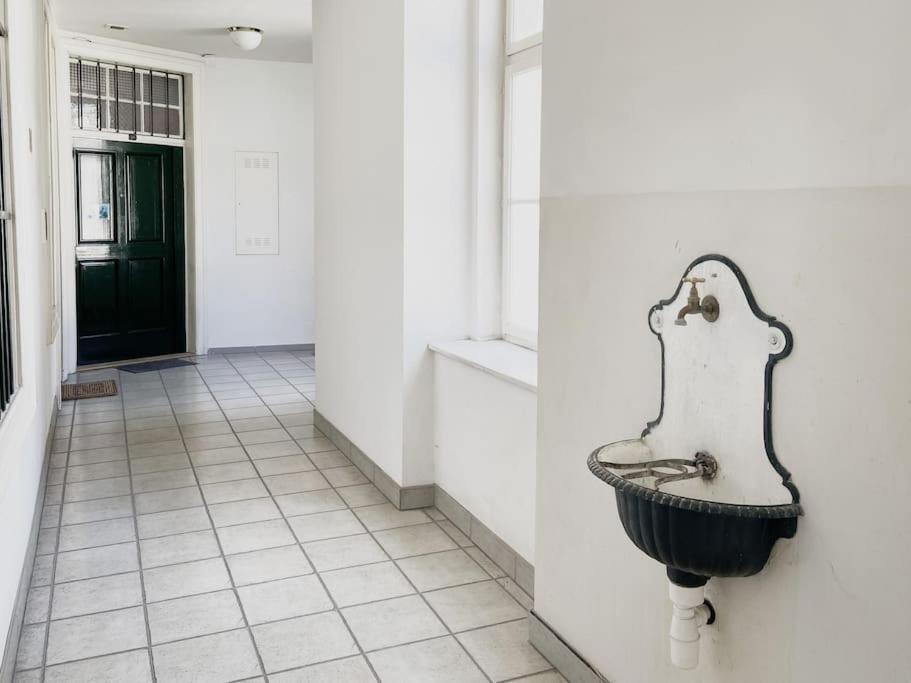 Stylish Designer Apartment At The Center Of Vienna Naschmarkt Ngoại thất bức ảnh